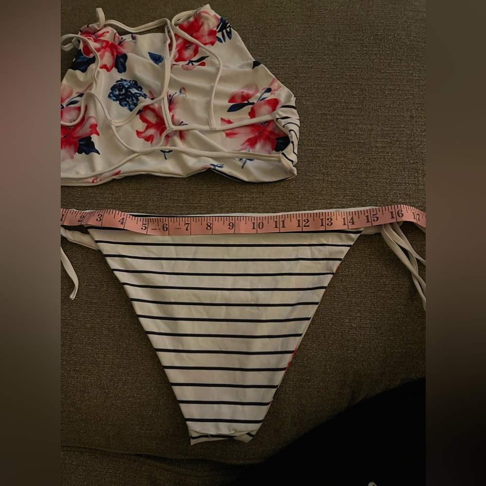 Cupshe reversible bathing suit - Picture 7 of 16